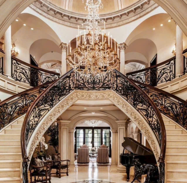 VILLA CỔ ĐIỂN QUẬN 8